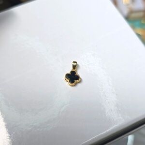 18K Yellow Gold Black Onyx Clover Pendant Charm Flower Mini 7mm NEW Cute